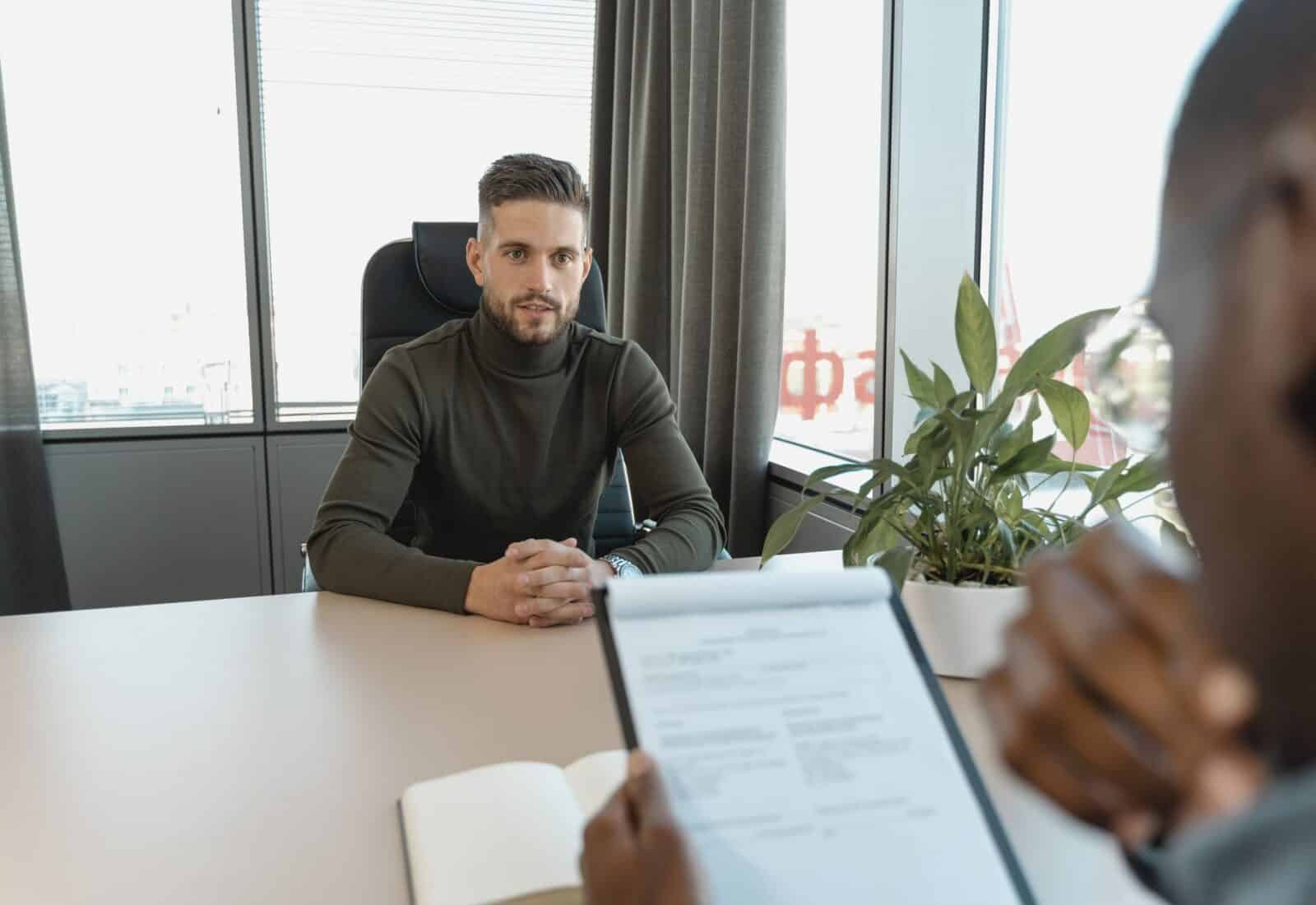 Entrevista Comportamental: Como Dominar o Método STAR e Contar Histórias Que Contratam