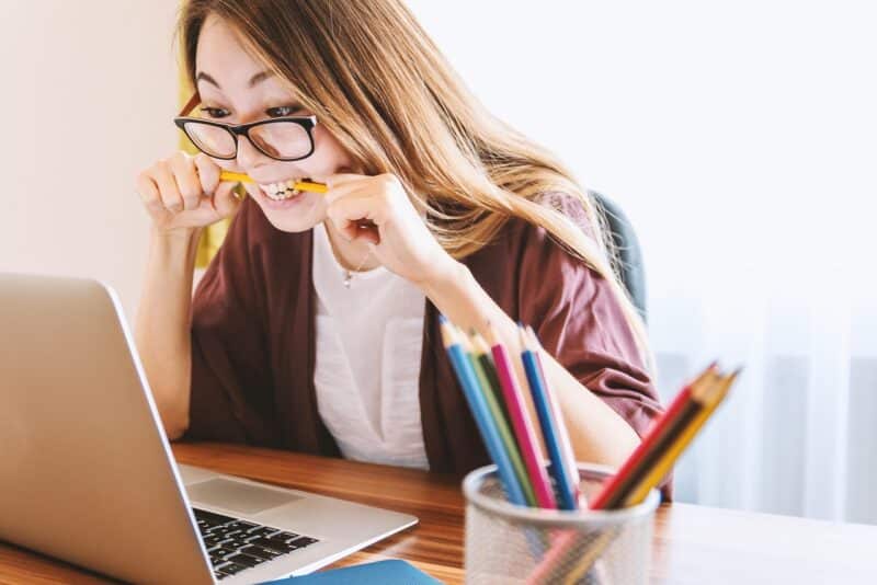 Onde estudar de graça: as melhores plataformas de cursos online gratuitos em 2025